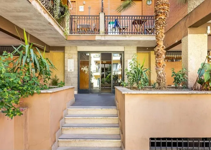 Apartamento St Peter Vatican Lovely & Patio, *